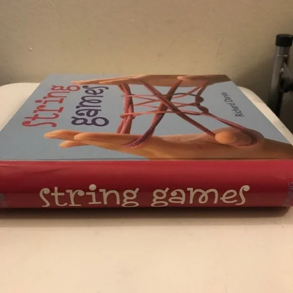 String Games Book - Picture 4 of 6